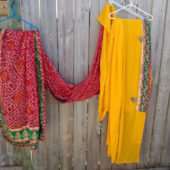 Vintage Sari Saree Red Yellow Green Gold with Jeweled Sequins - Picture 3 of 10